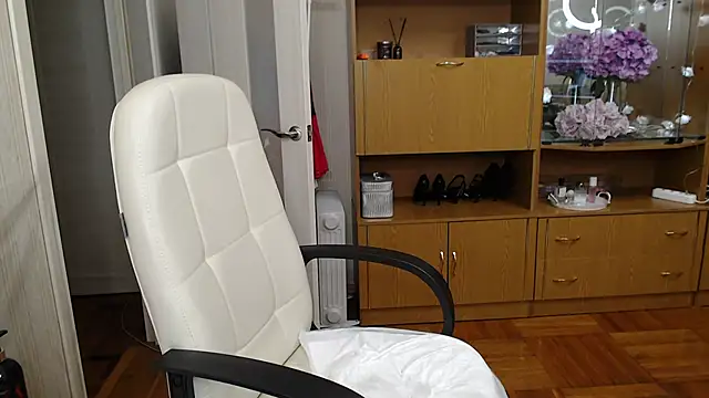 Mika Passion online show from 01.25.25