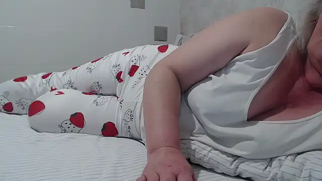 Snapshot of Miss_Night21 chatting on 02.26.25 Miss Night21 online show from 02.26.25