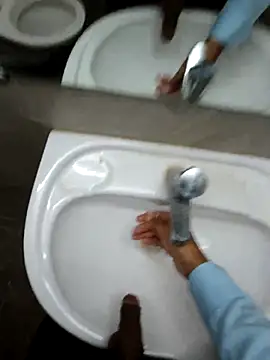 Snapshot of GUJJU_GUJARATI chatting on 11.04.25 GUJJU GUJARATI online show from 11.04.25