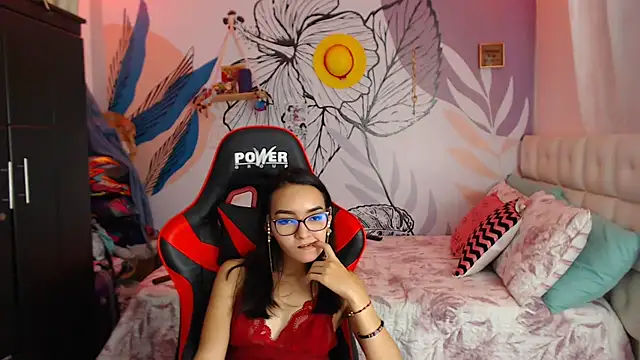 LinzyBaner online show from 01.14.25