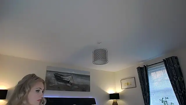 Snapshot of AlbanyWhite chatting on 11.15.25 AlbanyWhite online show from 11.15.25