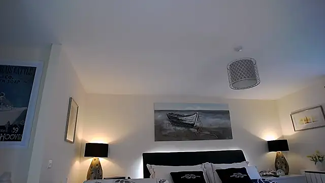 AlbanyWhite online show from 05.18.26