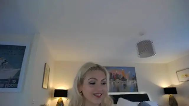 AlbanyWhite online show from 08.03.26