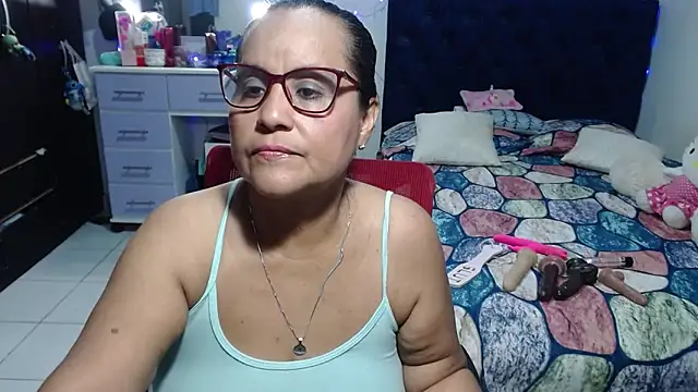 Snapshot of pervert_mommy_ chatting on 05.29.26 pervert mommy online show from 05.29.26