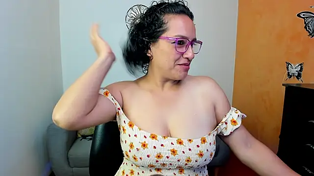 scarlet wet online show from 04.30.26