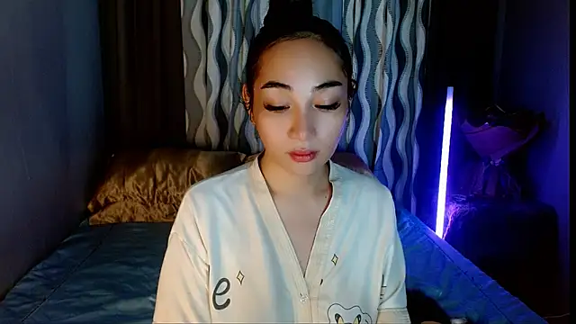 SweetLilly 18 online show from 04.24.26