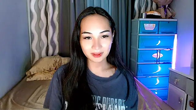 SweetLilly 18 online show from 06.03.26