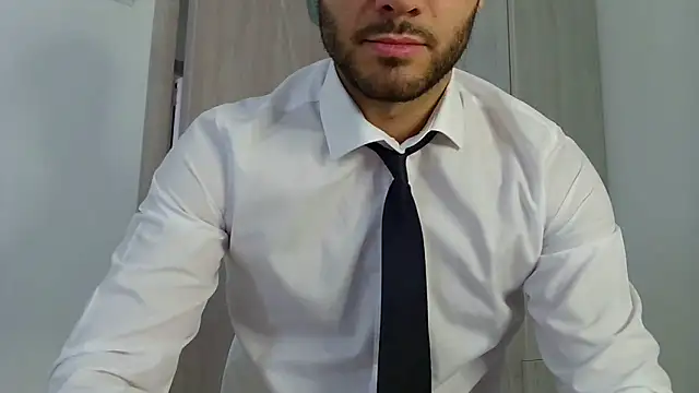 Justynn1 online show from 03.18.25