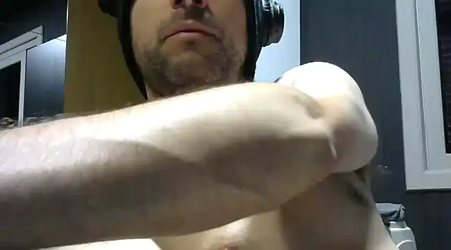 Snapshot of gauchors20 chatting on 12.29.24 gauchors20 online show from 12.29.24