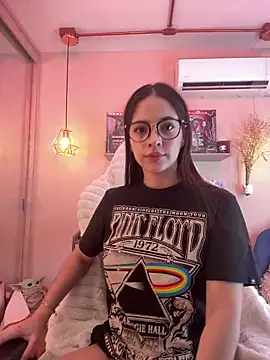 Snapshot of Zoe_Bae chatting on 01.14.25 Zoe Bae online show from 01.14.25