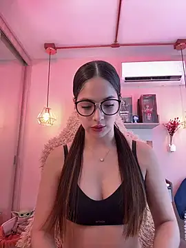 Snapshot of Zoe_Bae chatting on 02.12.25 Zoe Bae online show from 02.12.25