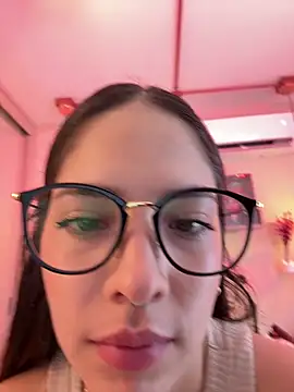 Snapshot of Zoe_Bae chatting on 02.21.25 Zoe Bae online show from 02.21.25