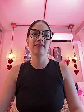 Snapshot of Zoe_Bae chatting on 02.28.25 Zoe Bae online show from 02.28.25