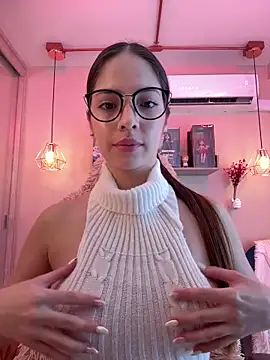 Snapshot of Zoe_Bae chatting on 03.05.25 Zoe Bae online show from 03.05.25