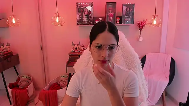 Snapshot of Zoe_Bae chatting on 03.20.25 Zoe Bae online show from 03.20.25