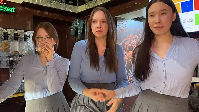 Snapshot of dirtypub chatting on 12.12.24 dirtypub online show from 12.12.24