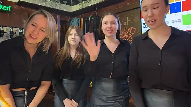 Snapshot of dirtypub chatting on 12.28.24 dirtypub online show from 12.28.24