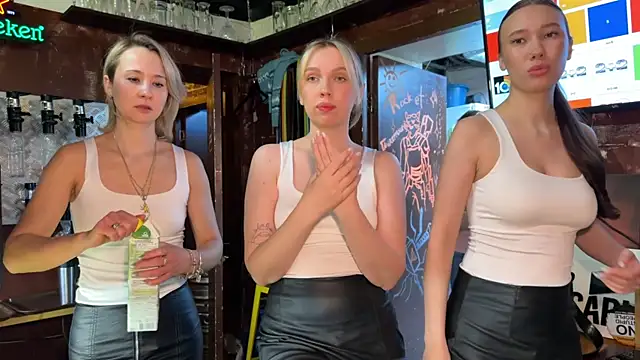 Snapshot of dirtypub chatting on 03.14.25 dirtypub online show from 03.14.25