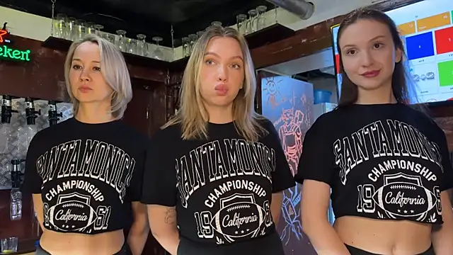 Snapshot of dirtypub chatting on 11.16.25 dirtypub online show from 11.16.25