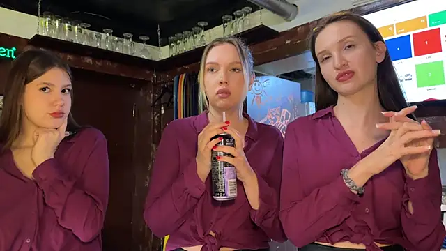 Snapshot of dirtypub chatting on 12.05.25 dirtypub online show from 12.05.25