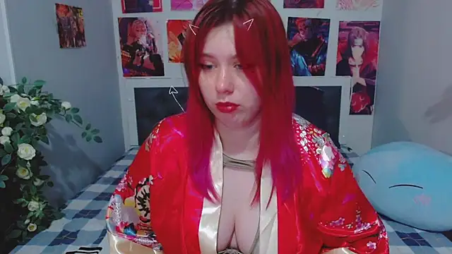 Snapshot of MikaMoonn chatting on 01.07.25 MikaMoonn online show from 01.07.25