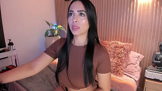 Snapshot of AMELIE_xx chatting on 02.21.26 AMELIE xx online show from 02.21.26