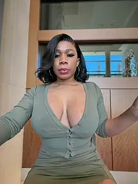 Snapshot of Belle___ chatting on 02.01.26 Belle online show from 02.01.26