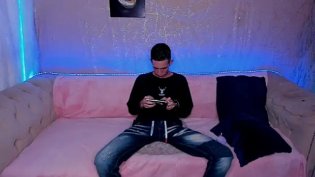 Shyfantasies online show from 09.18.25