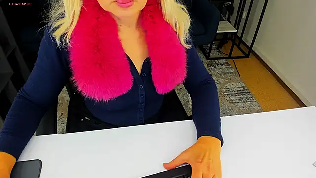 Snapshot of Abby_Moore_ chatting on 01.29.25 Abby Moore online show from 01.29.25