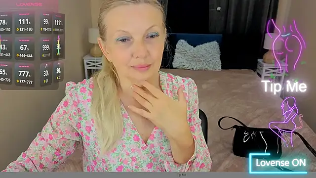 Snapshot of Abby_Moore_ chatting on 06.19.26 Abby Moore online show from 06.19.26
