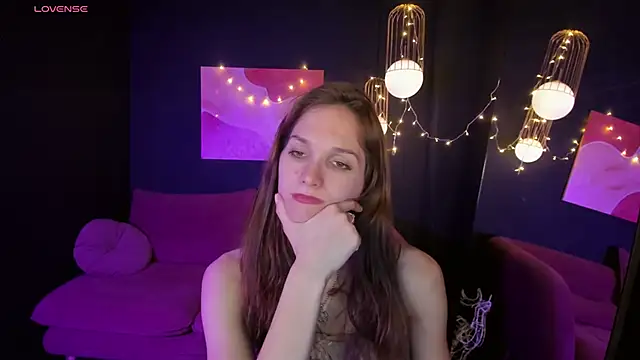 Snapshot of MirandaGlow chatting on 01.13.25 MirandaGlow online show from 01.13.25