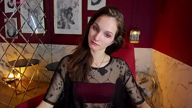 Snapshot of MirandaGlow chatting on 01.21.25 MirandaGlow online show from 01.21.25