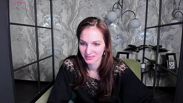 Snapshot of MirandaGlow chatting on 02.27.25 MirandaGlow online show from 02.27.25