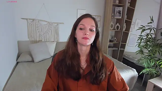 Snapshot of MirandaGlow chatting on 01.06.26 MirandaGlow online show from 01.06.26