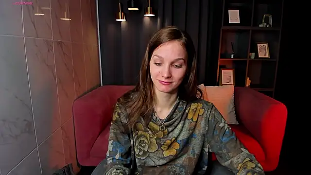 Snapshot of MirandaGlow chatting on 02.11.26 MirandaGlow online show from 02.11.26