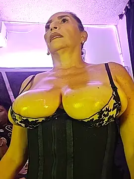 Snapshot of Lossexycacha chatting on 06.20.26 Lossexycacha online show from 06.20.26