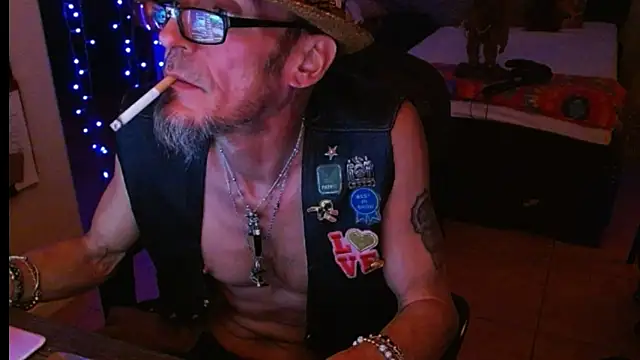 Snapshot of mycock2474u chatting on 02.18.25 mycock2474u online show from 02.18.25