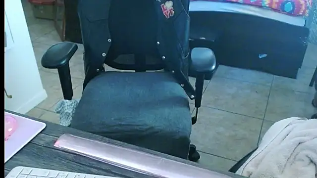 Snapshot of mycock2474u chatting on 02.18.25 mycock2474u online show from 02.18.25