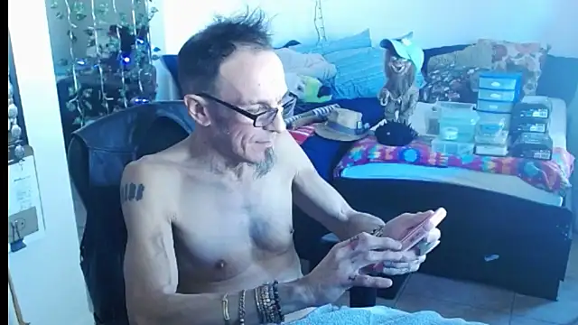 Snapshot of mycock2474u chatting on 02.25.25 mycock2474u online show from 02.25.25