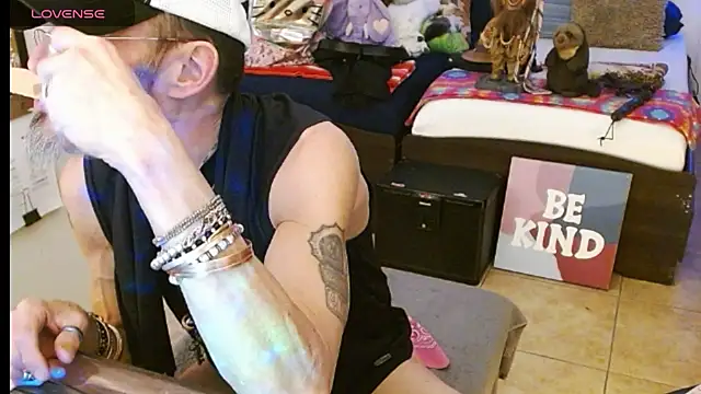 Snapshot of mycock2474u chatting on 03.19.25 mycock2474u online show from 03.19.25