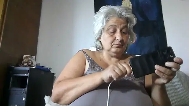 Snapshot of ExquisiteMature chatting on 06.19.26 ExquisiteMature online show from 06.19.26