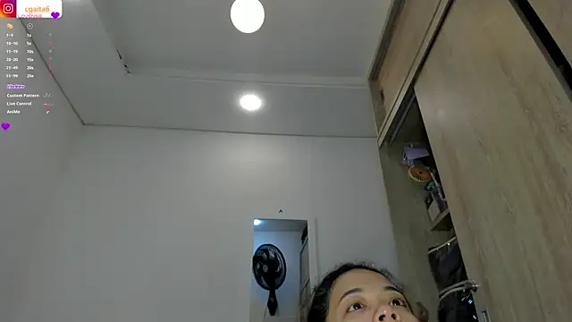 Snapshot of carolgaita chatting on 08.03.26 carolgaita online show from 08.03.26