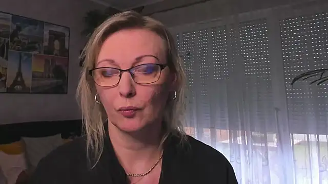 vanessa chat online show from 03.13.25