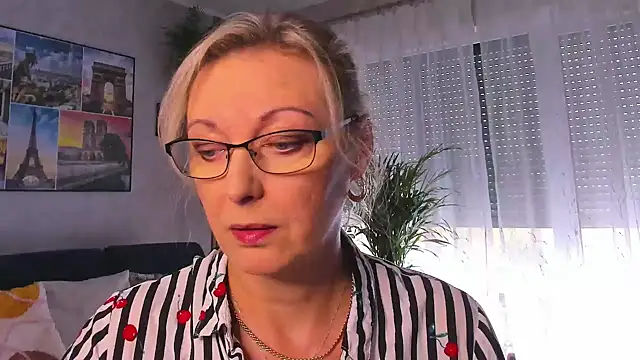 vanessa chat online show from 10.15.25