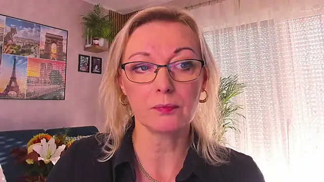 vanessa chat online show from 10.31.25