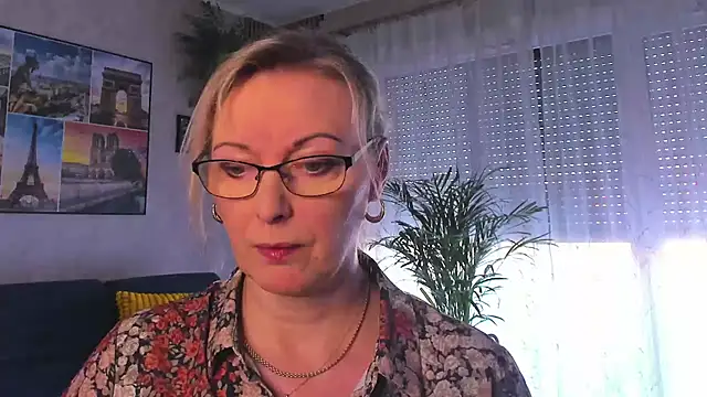 vanessa chat online show from 03.19.26