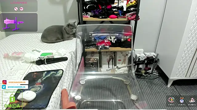 Snapshot of bisexyelizz chatting on 03.22.25 bisexyelizz online show from 03.22.25