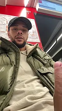 Snapshot of Lionayowe chatting on 11.22.25 Lionayowe online show from 11.22.25