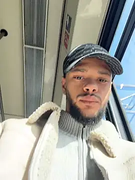 Snapshot of Lionayowe chatting on 03.08.26 Lionayowe online show from 03.08.26