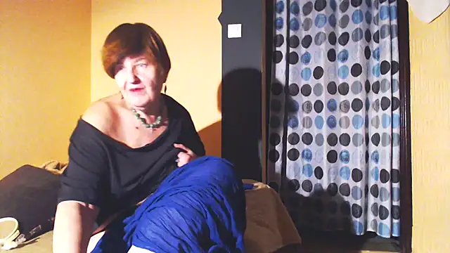 Snapshot of MioritaHard chatting on 01.17.25 MioritaHard online show from 01.17.25